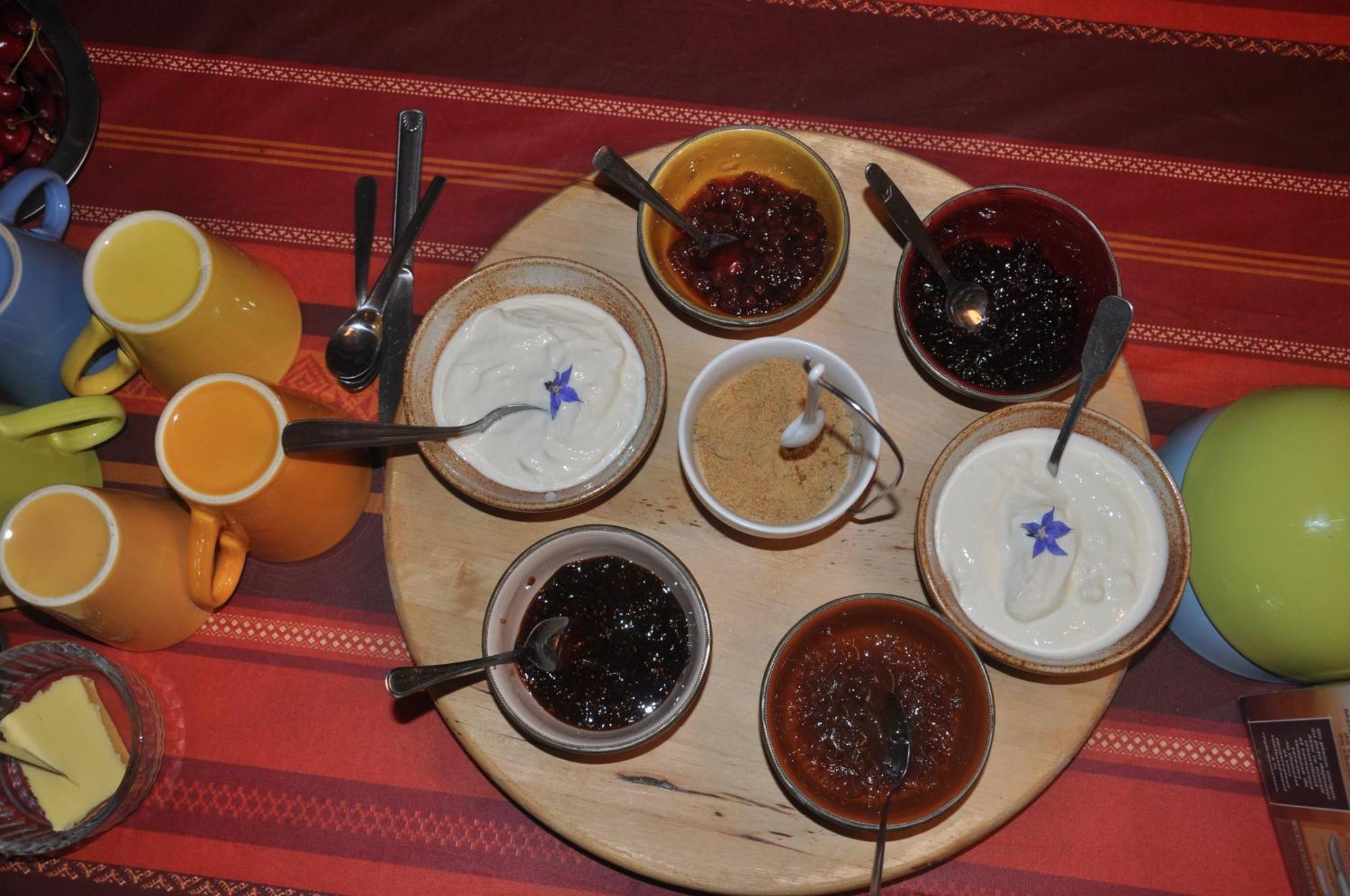 La Source, Vegetarian Guest House Chabeuil ภายนอก รูปภาพ