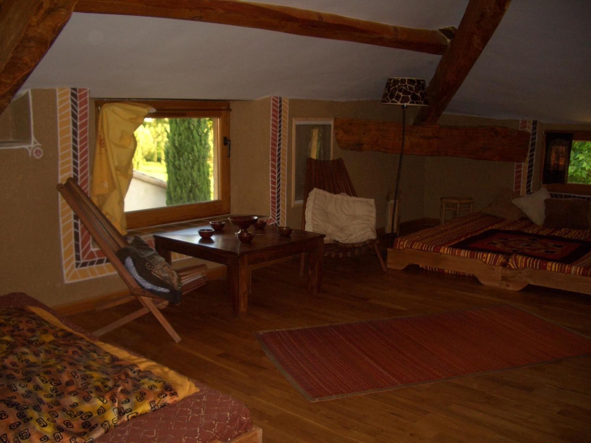 La Source, Vegetarian Guest House Chabeuil ภายนอก รูปภาพ