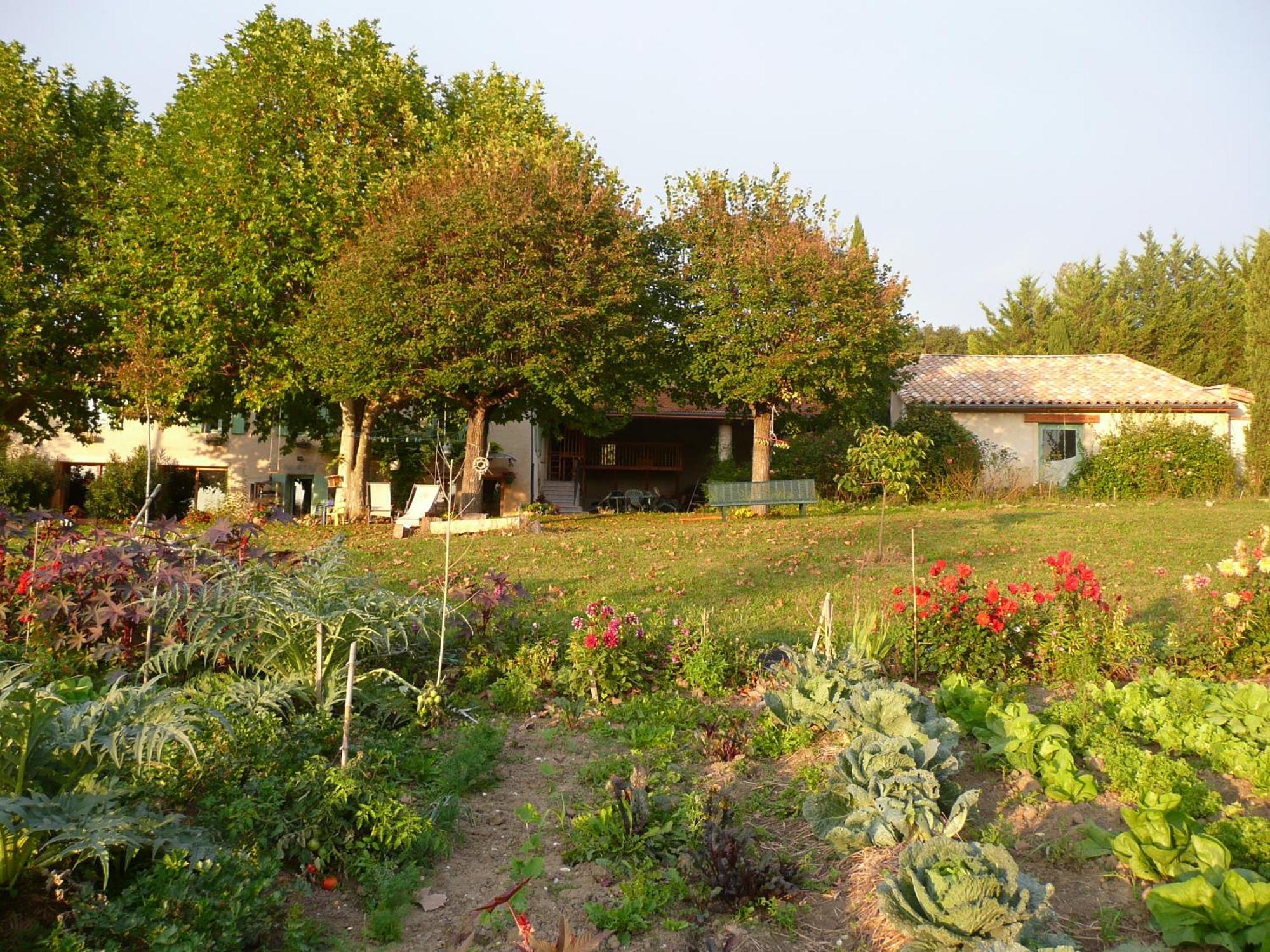 La Source, Vegetarian Guest House Chabeuil ภายนอก รูปภาพ